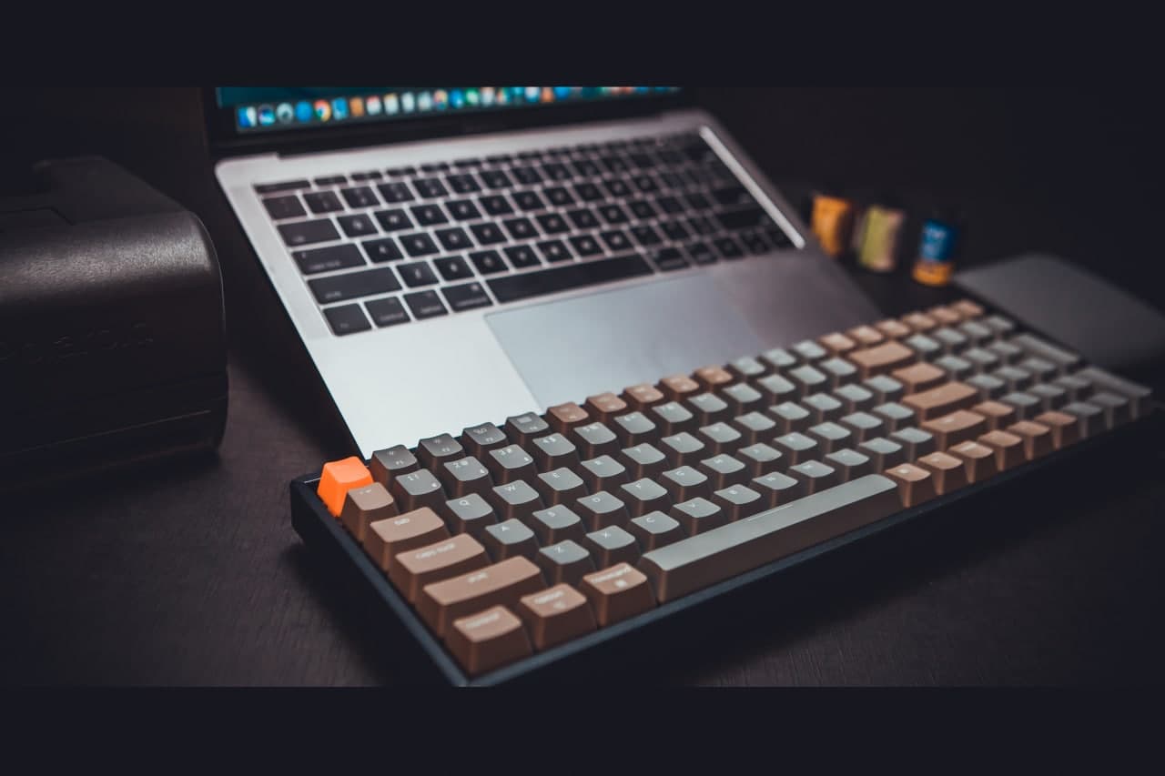Keychron K4 - Wireless mechanical keyboard with numeric keypad